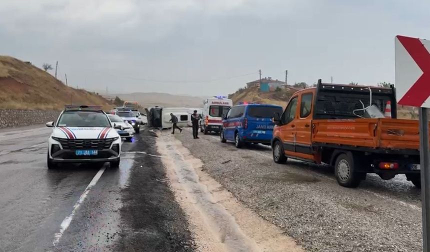 Kırıkkale’de İşçi Servisi Devrildi!