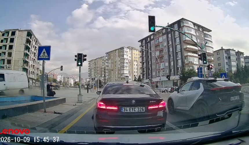 Malatya’da kaza kamerada: 2 kadın ölümden döndü