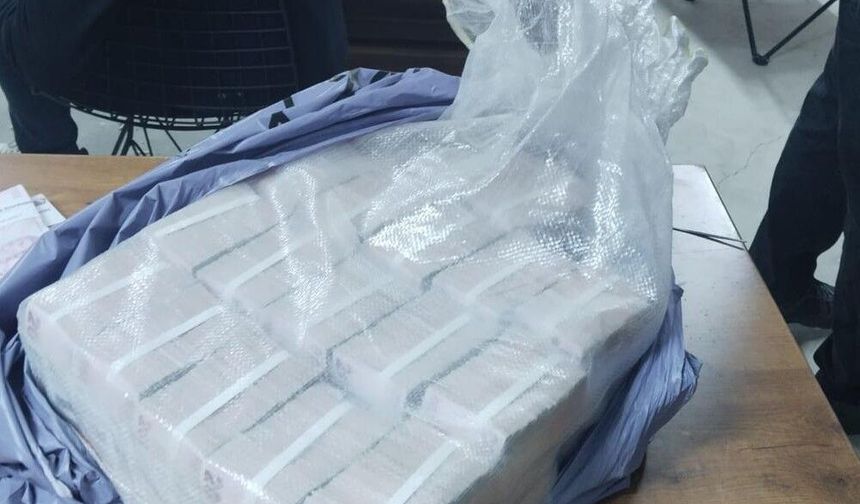 Pendik’te Bodrumdan 3 Milyon 912 Bin Lira Çıktı