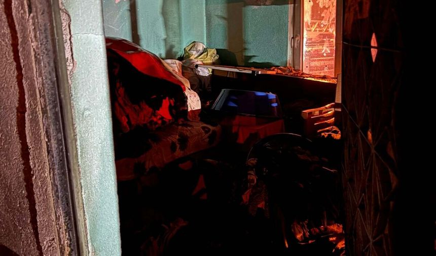 Yangında yaralanan anne ve oğlu kurtarılamadı