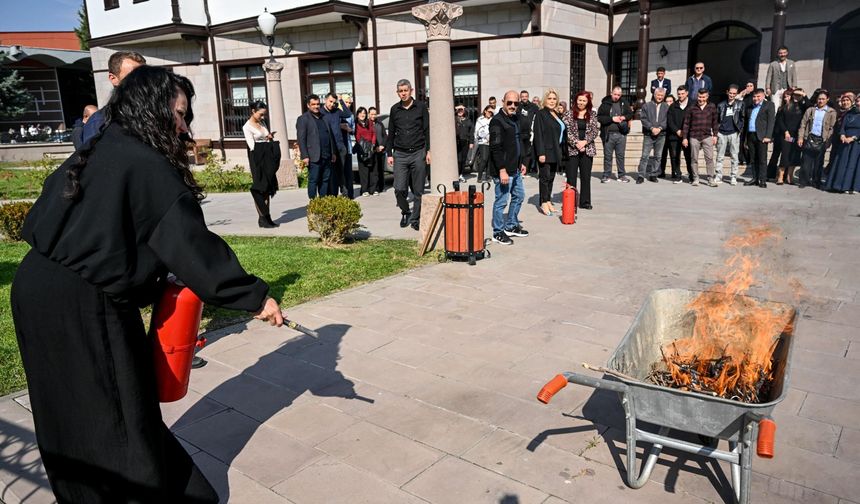 Altındağ Belediyesi personeline yangın eğitimi