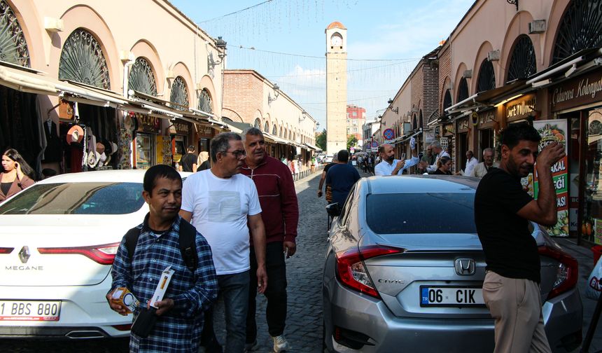 Adana'da tarihi cadde araç trafiğine kapatılıyor