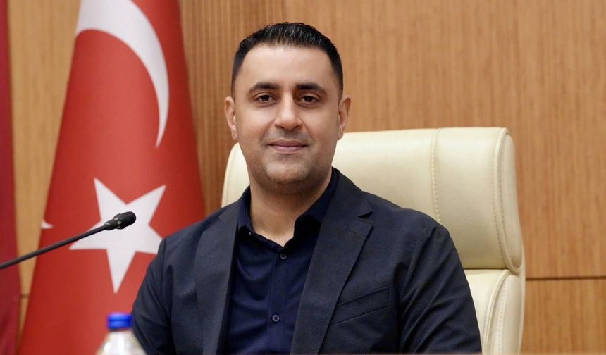 Çukurova Belediye Başkanı Emrah Kozay görevden uzaklaştırıldı
