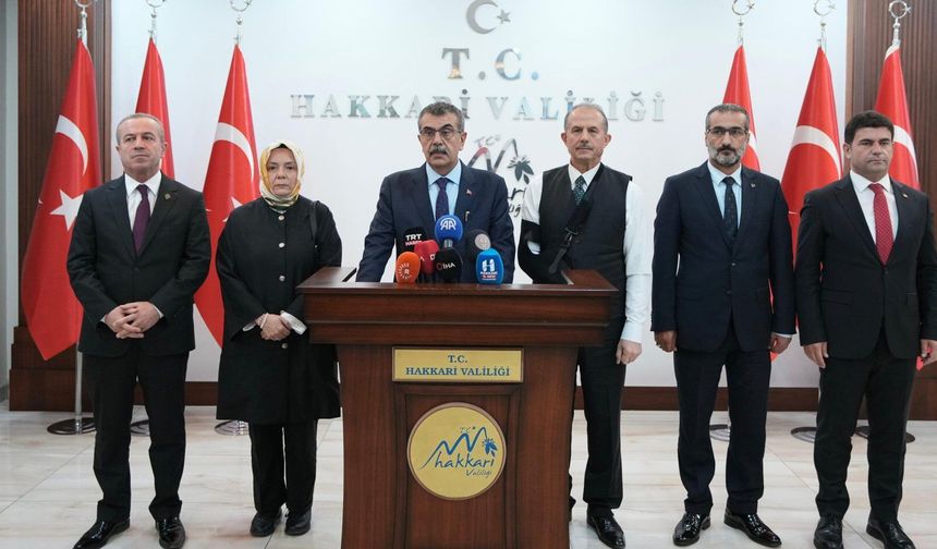 Bakan Tekin Hakkari'de il eğitim değerlendirme toplantısında konuştu