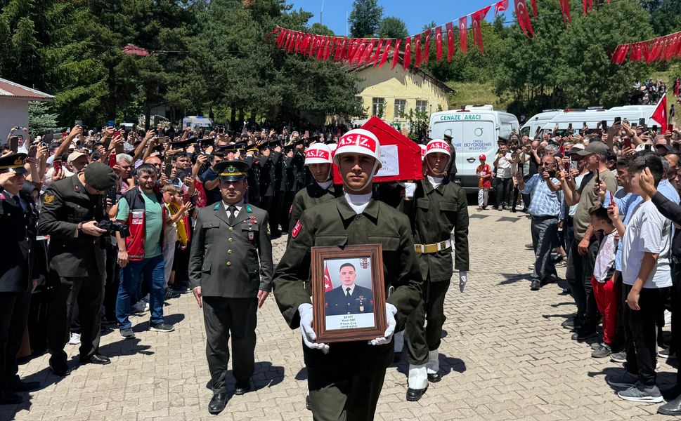 Şehit Uzman Çavuş Obi, toprağa verildi!
