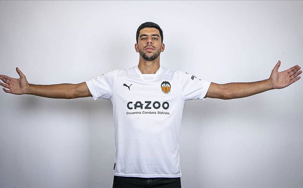 Milli Futbolcu Almanya'ya İmza Attı