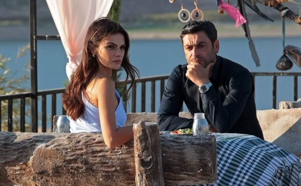 Ozan Akbaba ve Sinem Ünsal Kamera Karşısına Geçiyor!