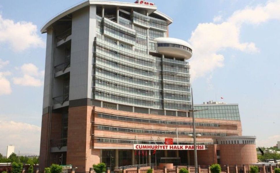 CHP Kurultay Kararı Sonrası Yönetim Tartışması: Eski Yapıya Dönüş ve İstanbul İl Başkanlığı Gündemde
