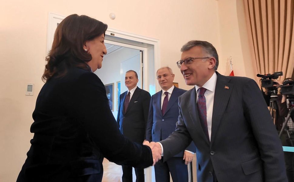 DEM Parti heyetinden AK Parti grubuna ziyaret