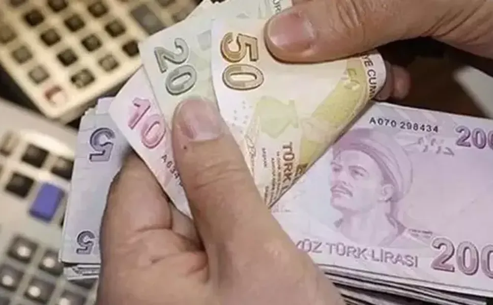 Milyonlarca emeklinin beklediği ödeme tarihi belli oldu!