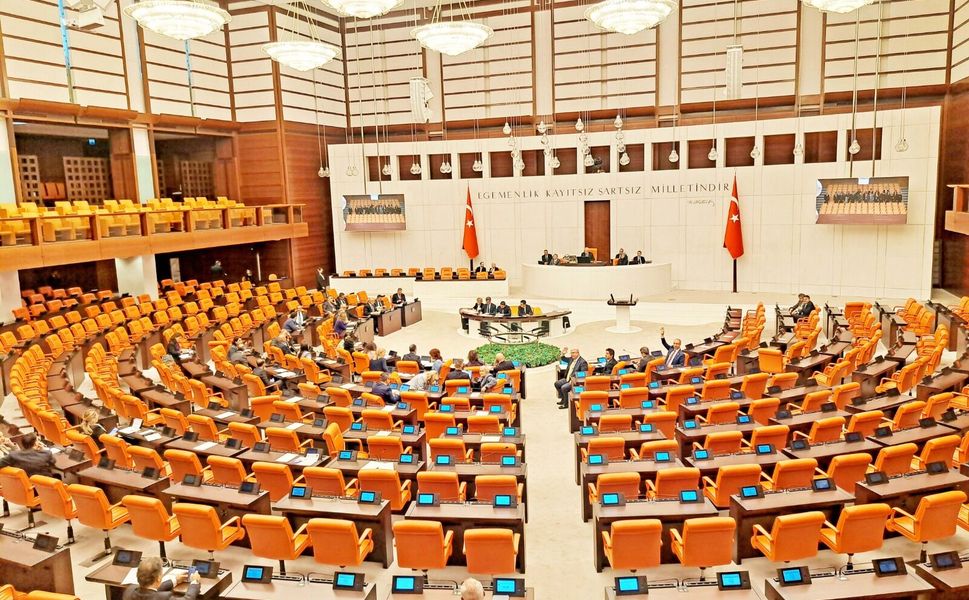 Kariyer memurlarına 30 bin TL’lik ek zam krizi