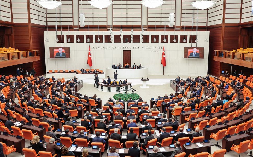 TBMM Genel Kurulu'nda en düşük emekli aylığı teklifi  kabul edildi