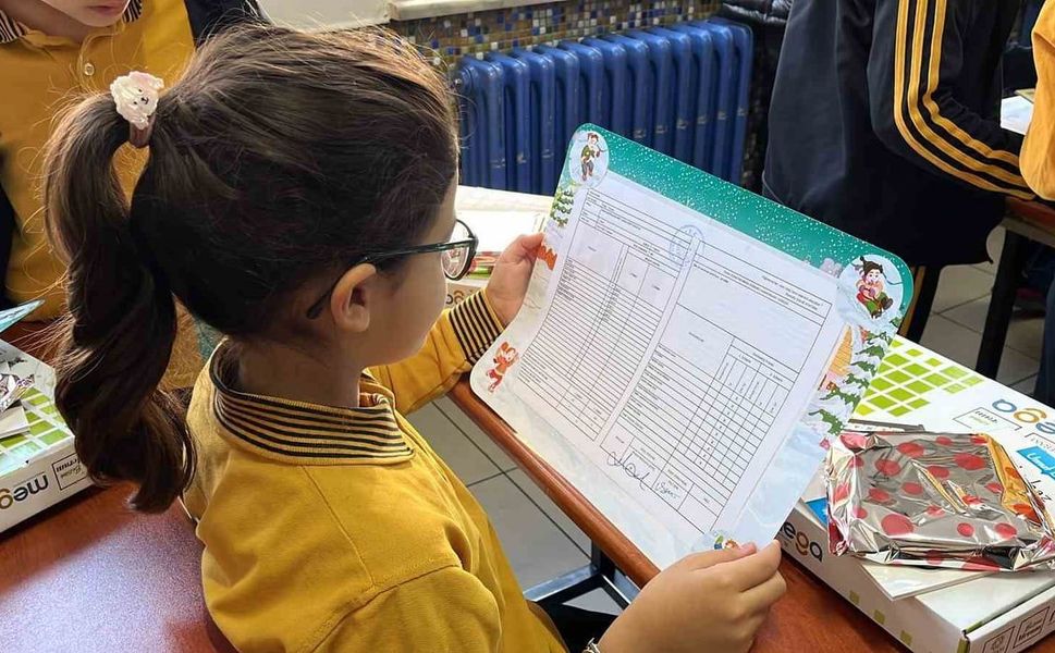 Başkan Odabaşı, Karne Gününde Öğrencilerin Yanındaydı