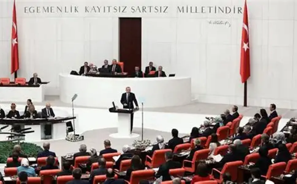 MECLİS KABUL ETTİ, EN DÜŞÜK EMEKLİ AYLIĞI 20 BİN LİRA