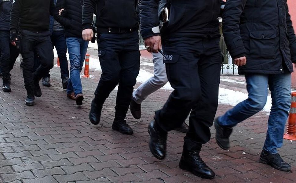 İzinsiz Yürüyüşe Polis Müdahalesi: 6 Gözaltı