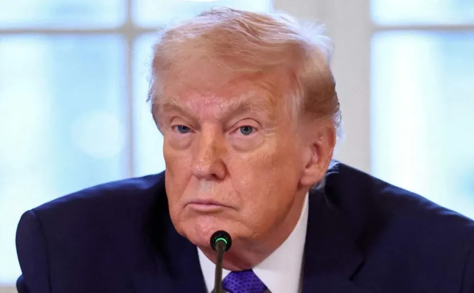 Trump’tan Hürmüz çıkışı: “Petrolü alıp zengin olabiliriz”