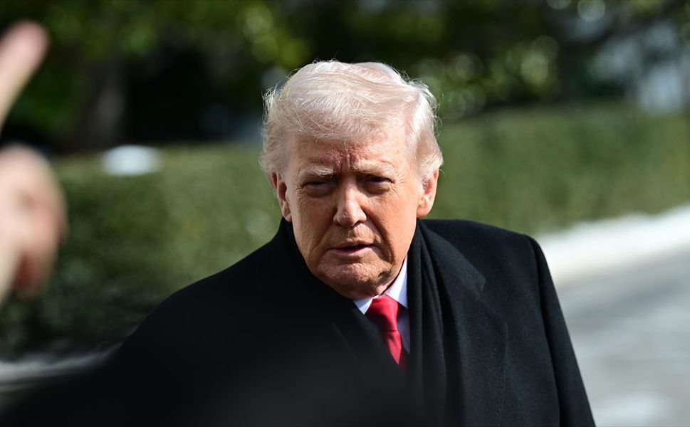 ABD Başkanı Donald Trump UFO Belgelerini Açıklıyor