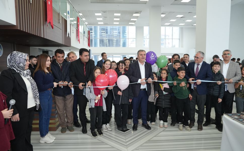 Çubuk'ta Kitap Fuarı Açıldı!