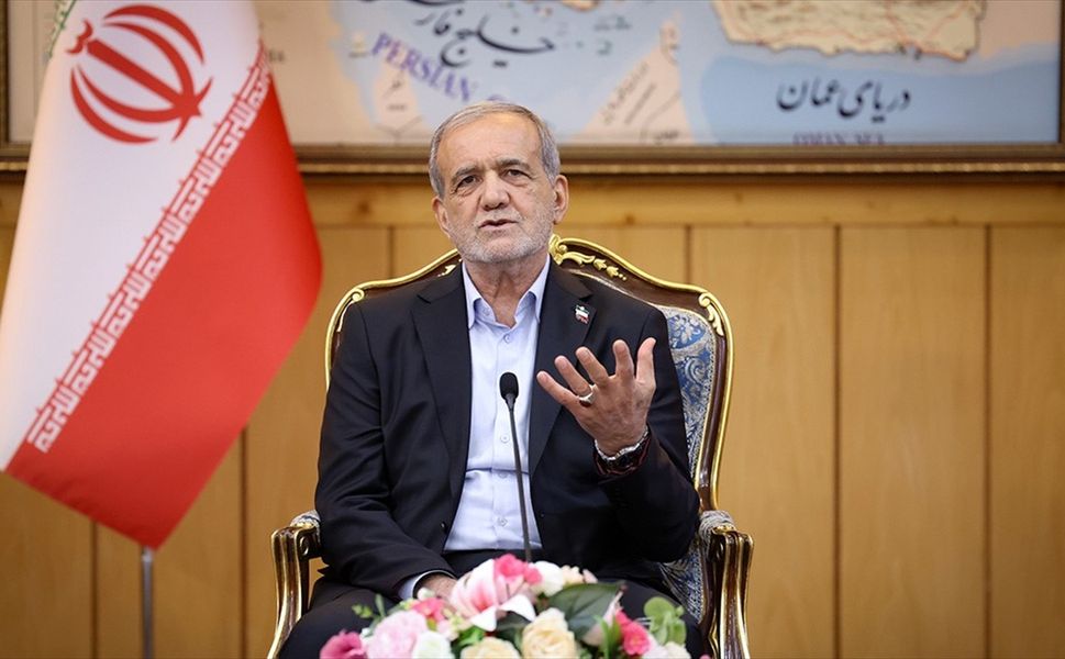 İran Cumhurbaşkanı'ndan 'komşu ülkelerin liderlerine hakaret edilmemesi' uyarısı