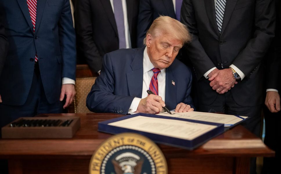 ABD, İran’la Ticaret Yapan Ülkeleri Hedef Aldı