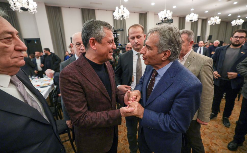 CHP Lideri Özgür Özel: “Türkiye İçin Omuz Omuza, Kol Kola Yürüyeceğiz”