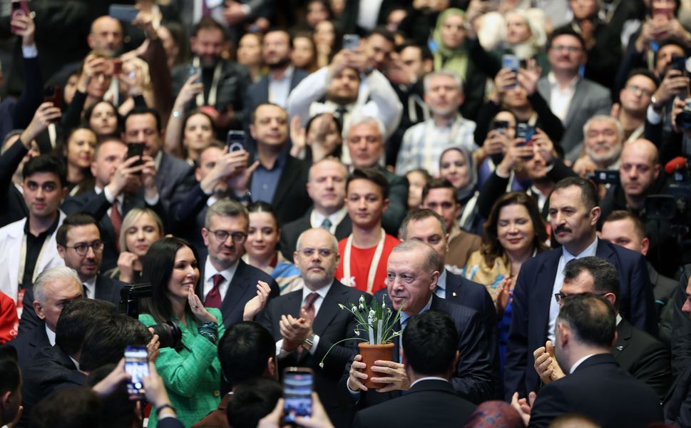 Erdoğan’dan Gençlere Övgü: “Tabiatla Aynı Dili Konuşan Bir Nesil Görüyorum”