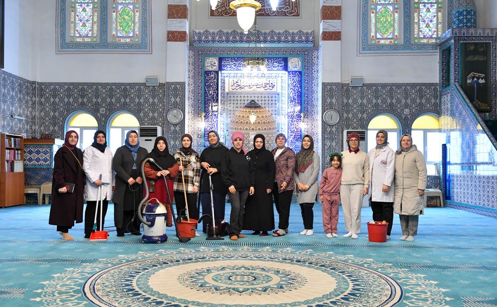 Altındağlı Kadınlardan Ramazan’a Anlamlı Dokunuş: Camiler Gönüllü Ellerle Temizlendi