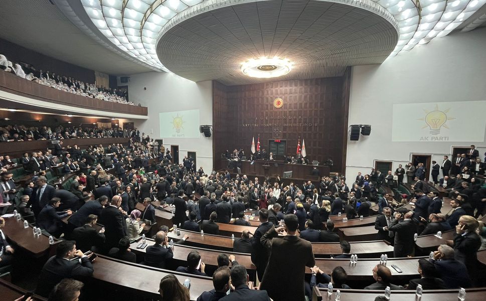 Kabinede yapılan değişiklik sonrası gözler Ak Parti’de!