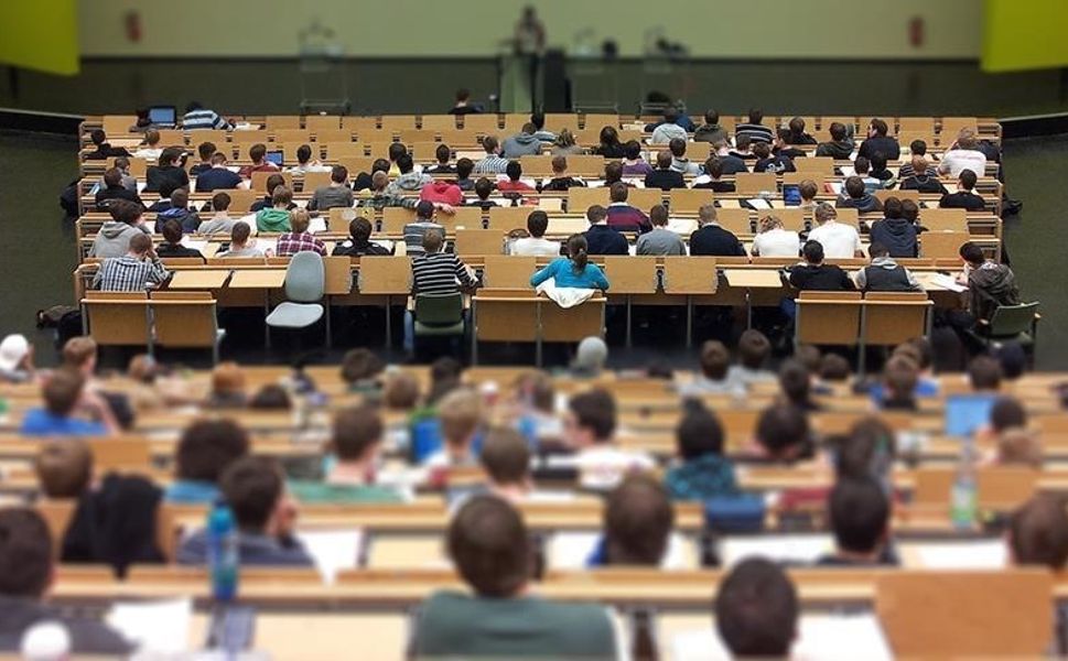 Üniversite Kontenjanlarında Büyük Kesinti: Vakıflar da Dahil!