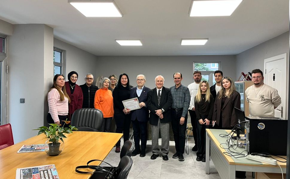 Şiddetsiz Toplum Derneği’nden Abdi Pehlivan’a ‘Şükran Belgesi’