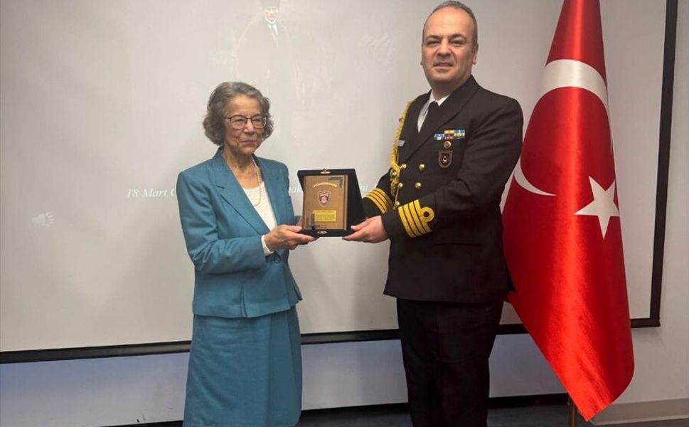 NASA’da Görev Yapan Kumrucu’ya MSB’den Plaket