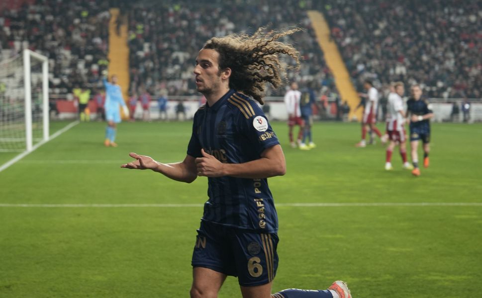 Fenerbahçe’den Kritik Puan Kaybı! Galatasaray ile Fark 4’e Çıktı