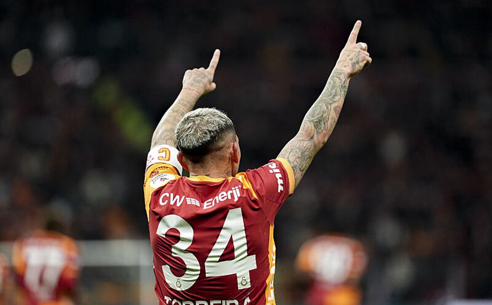 Galatasaraylı Lucas Torreira’ya AVM’de saldırı!