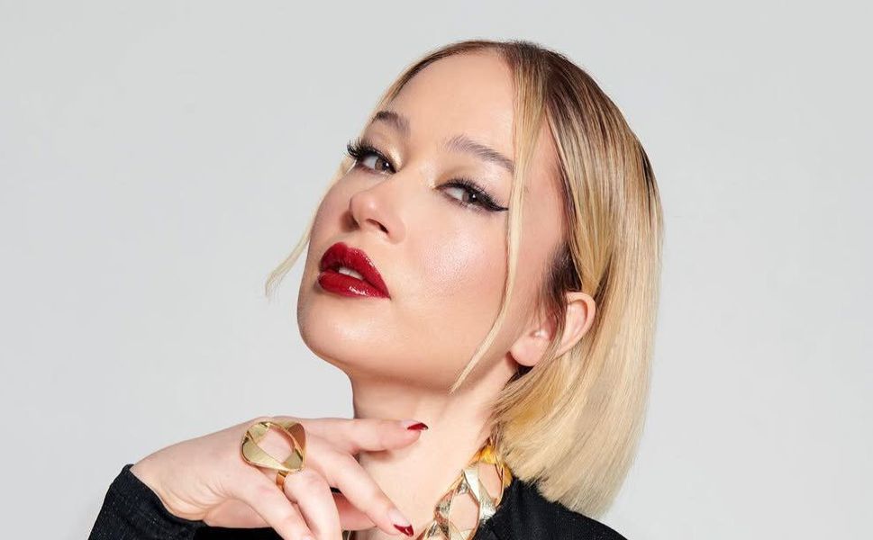 Ünlü Şarkıcı Sevenlerini Korkuttu!