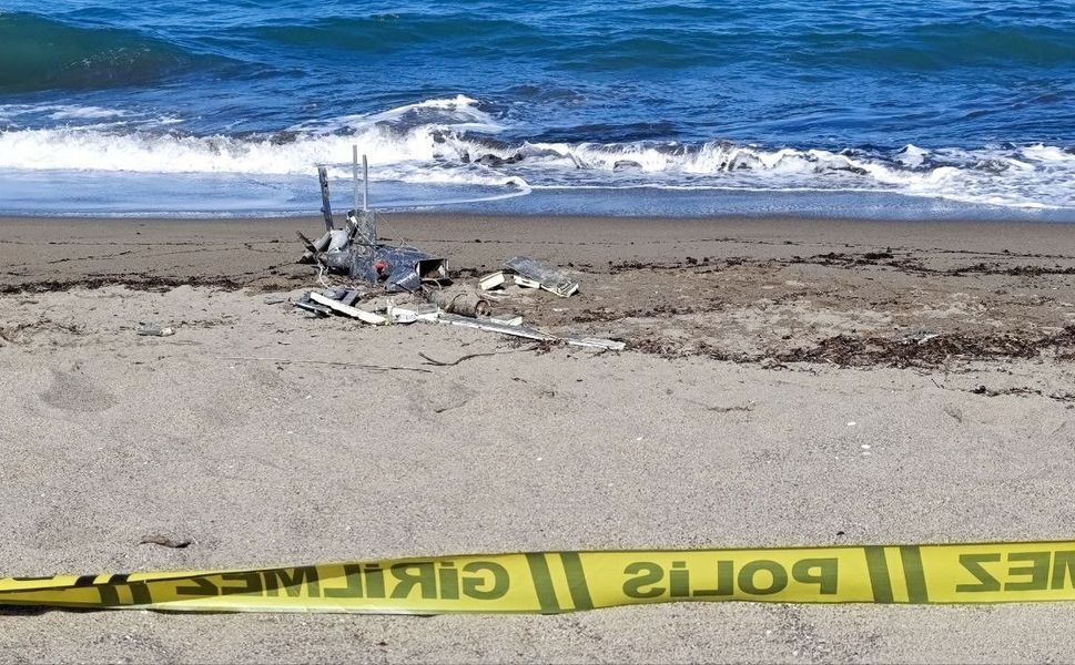 Sakarya sahilinde şüpheli cisim: İHA mı düştü?