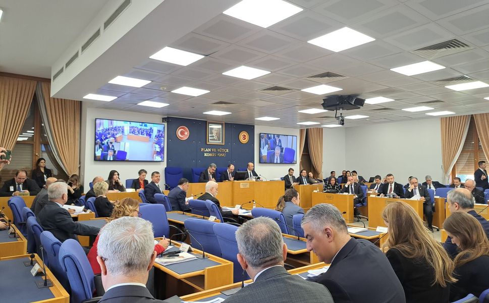 TBMM'de Davullu Protesto: Ağbaba’dan Emekli İsyanı