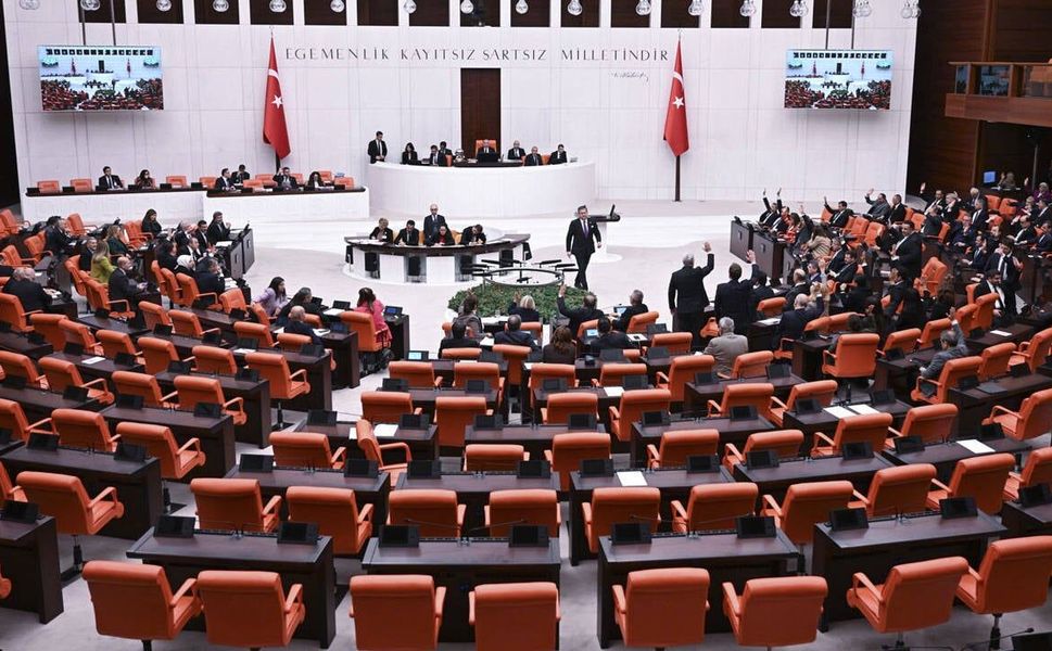 Meclis Kapalı Oturuma Geçti