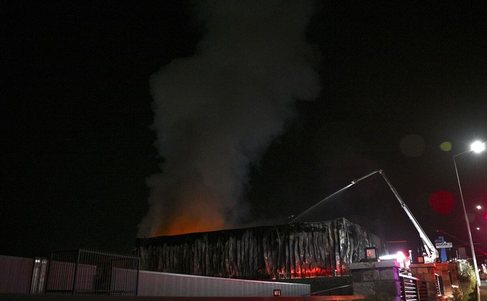 Başkentte Fabrika Yangını: Köpük Kuleleri Devreye Girdi