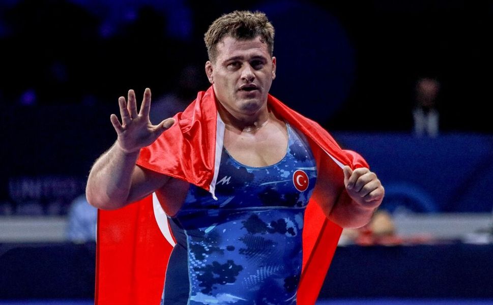 Rıza Kayaalp’ten Tarihi Rekor!