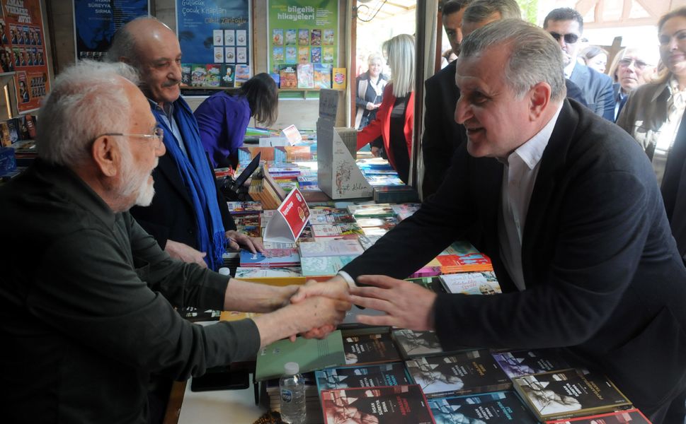 Bakan Bak'tan Gençlere Vurgu