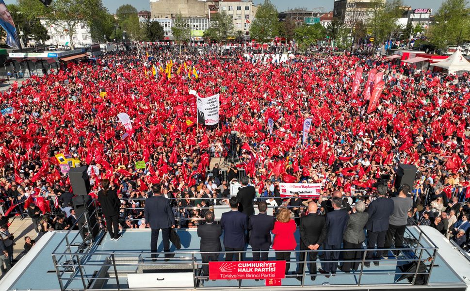 Özgür Özel Sakarya’dan sandık çağrısı yaptı