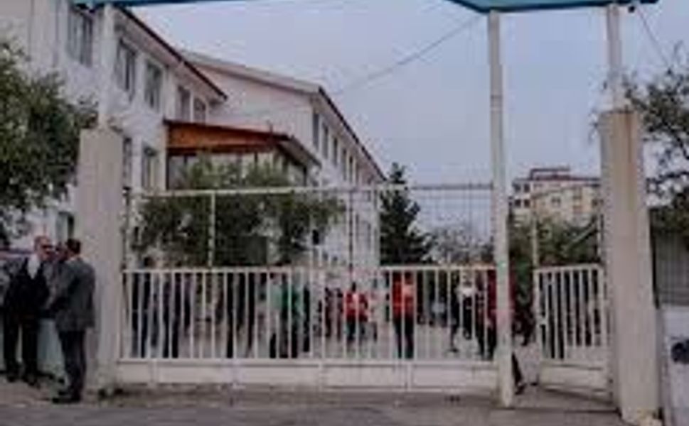 Ayser Çalık Ortaokulu boşaltılıyor