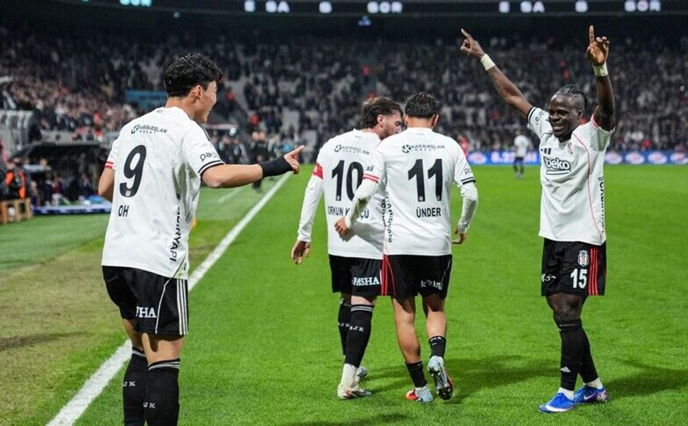 Beşiktaş Evinde 3 Puanı 4 Golle Aldı
