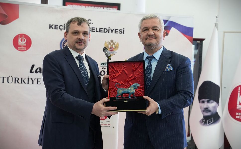 Keçiören’de “Cumhuriyet’in Doğuşu” Sergisi Sanatseverlerle Buluştu