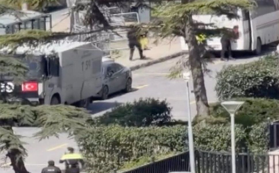 Beşiktaş’ta İsrail Konsolosluğu önünde silah sesleri