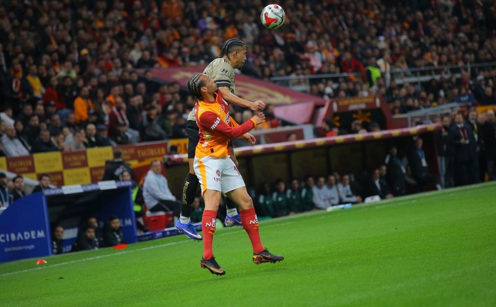 Galatasaray Zirve Yarışında Puan Kaybetti
