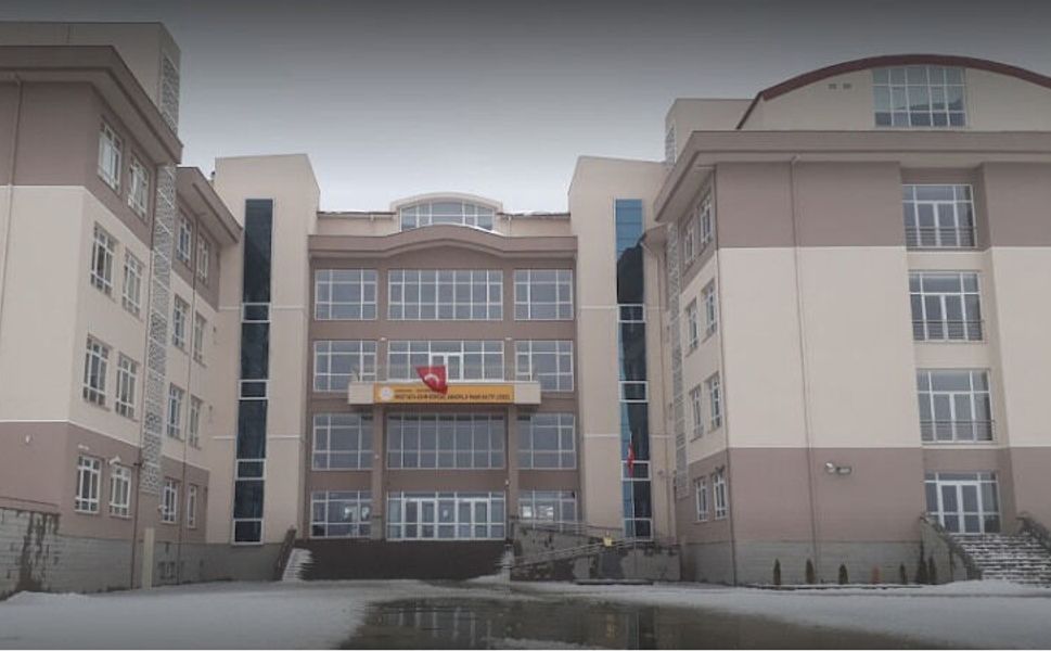 Ankara’da Skandal: Liseliye Toplu Dayak!