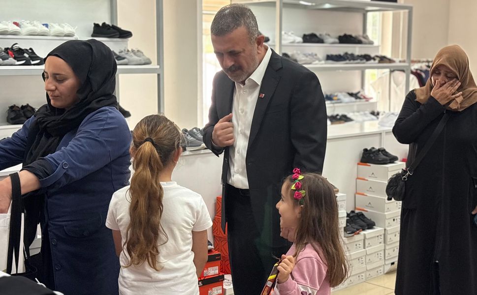 Sincan’da Bayram Sevinci: 1100 Çocuğa Bayramlık Desteği