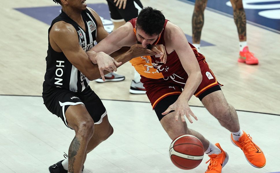 Derbide Kazanan Galatasaray: Beşiktaş’a 78-75