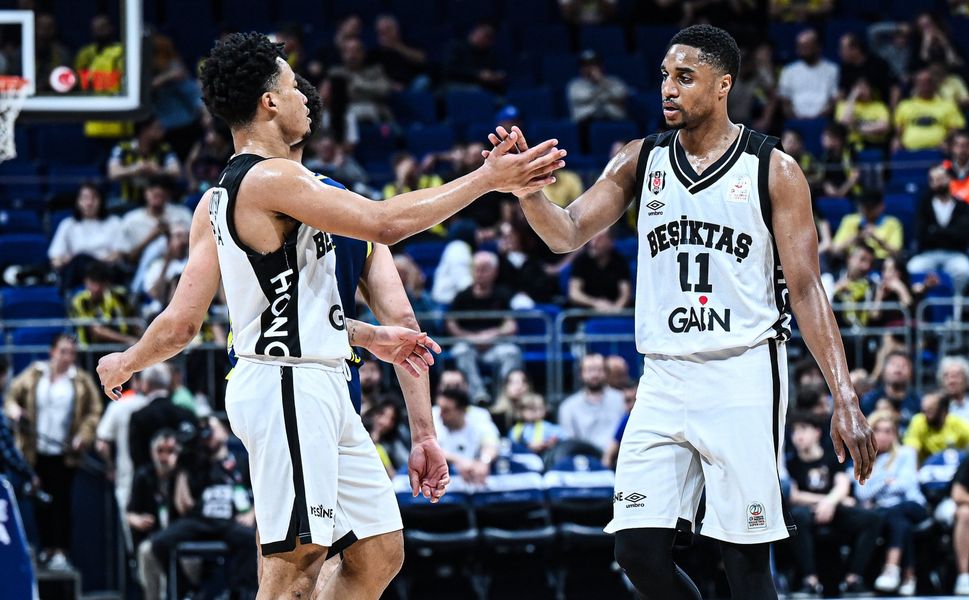 Fenerbahçe Beko-Beşiktaş GAİN derbisinde kazanan siyah-beyazlılar oldu